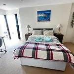 Coastline Apt Nearby The Beach