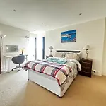 Coastline Apt Nearby The Beach